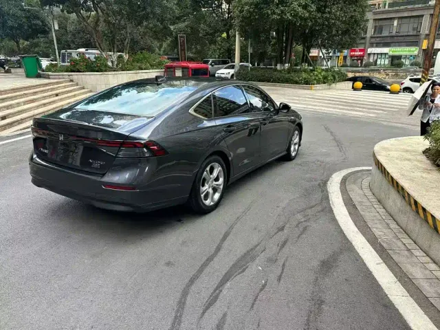 Honda Accord — Фото автомобиля 6