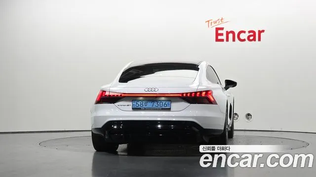 Audi e-tron GT — Фото автомобиля 4