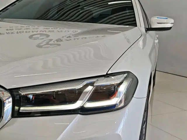 BMW 5 Series — Фото автомобиля 15