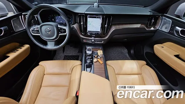 Вольво XC60 — Фото автомобиля 7
