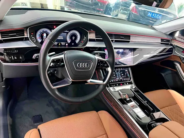Audi A8 — Фото автомобиля 5