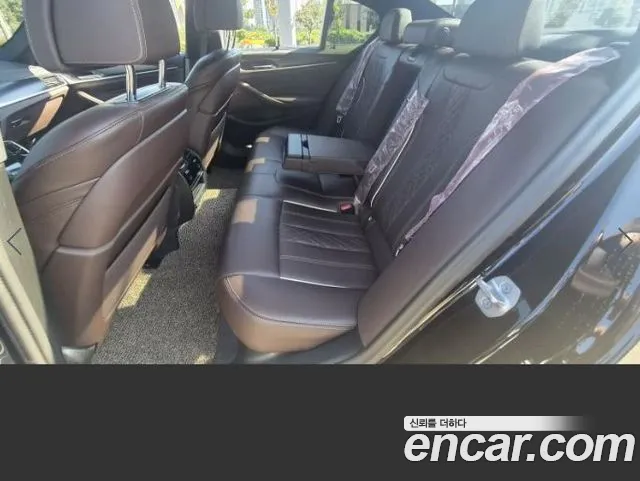 BMW 5 Series G30 — Фото автомобиля 9