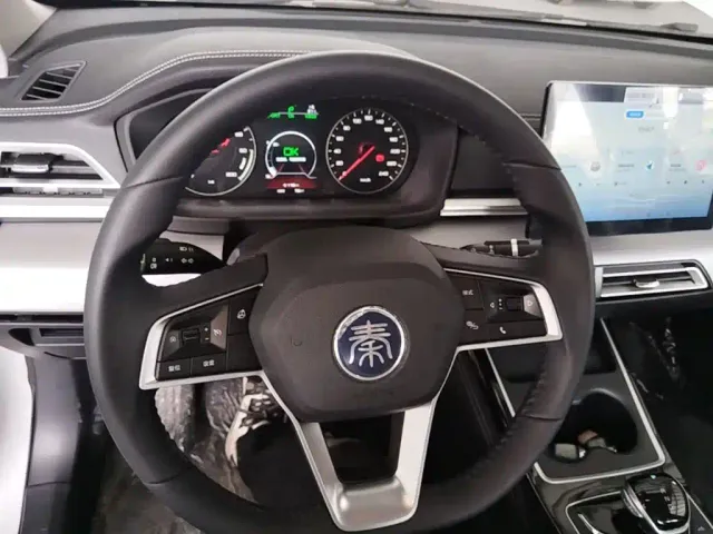 BYD Qin — Фото автомобиля 10
