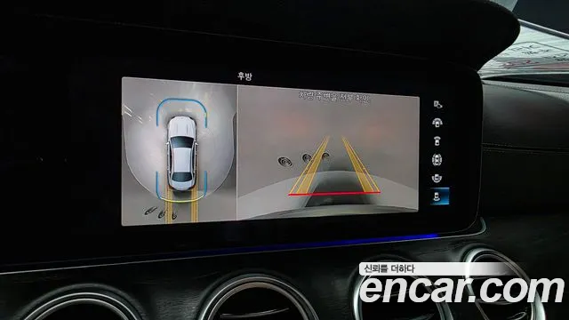 Mercedes-Benz E-Class — Фото автомобиля 14