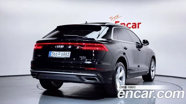 Audi Q8 — Фото автомобиля 2