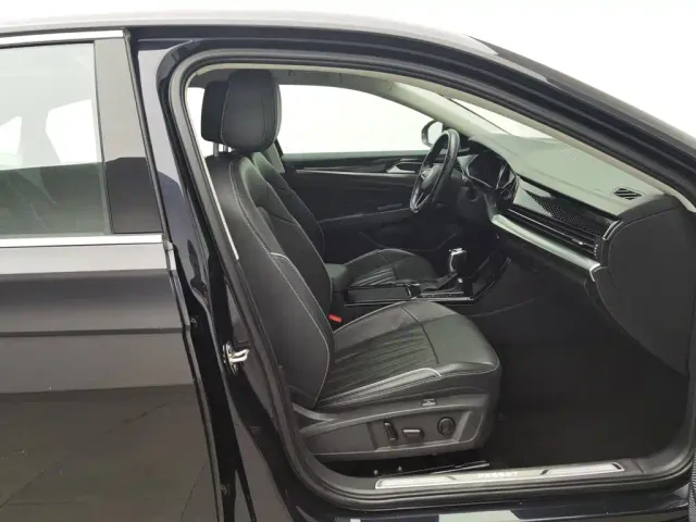 Volkswagen Passat — Фото автомобиля 23