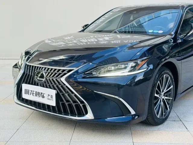 Lexus ES — Фото автомобиля 18