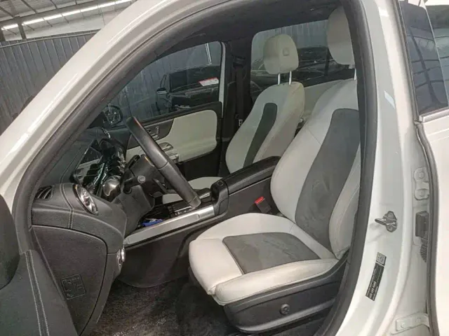 Mercedes-Benz EQB — Фото автомобиля 14