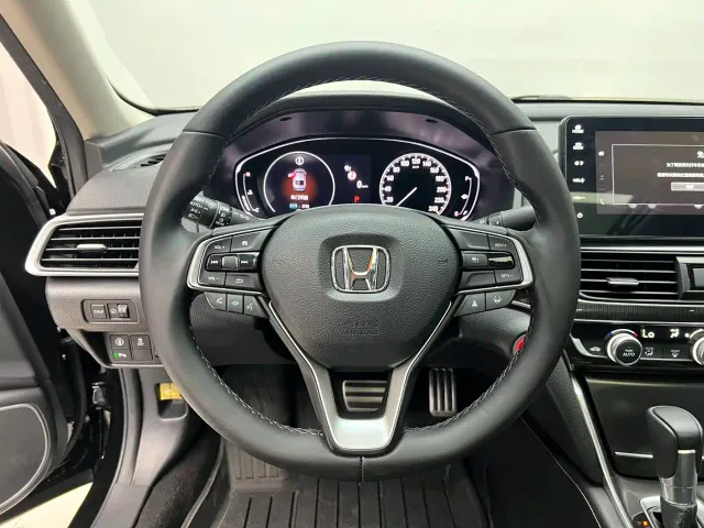 Honda Accord — Фото автомобиля 17