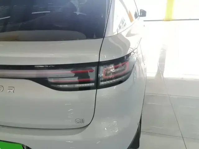 Leapmotor C11 — Фото автомобиля 7