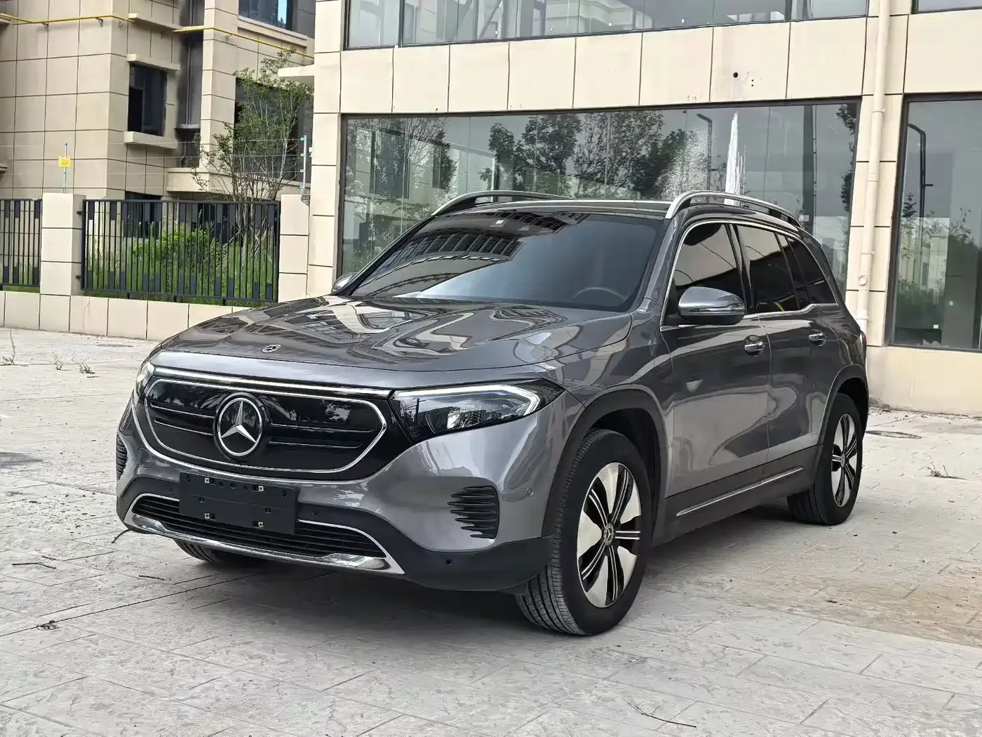 Фотография автомобиля — Mercedes-Benz Mercedes-Benz EQB