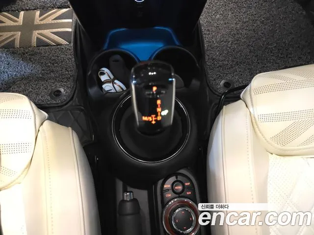 Mini Cooper Cooper 5 дверей Classic — Фото автомобиля 14