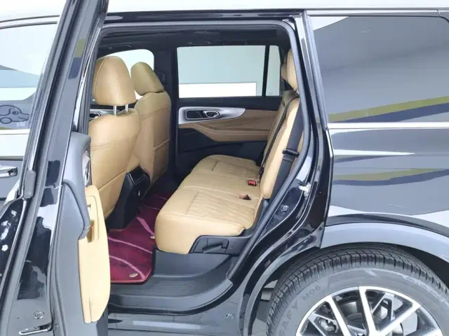 GAC Trumpchi GS8 — Фото автомобиля 11