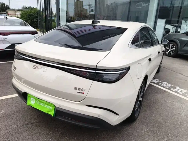 BYD Seal 07 DM-i — Фото автомобиля 6