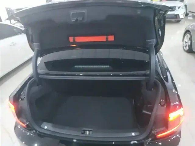 Volvo S90 — Фото автомобиля 18