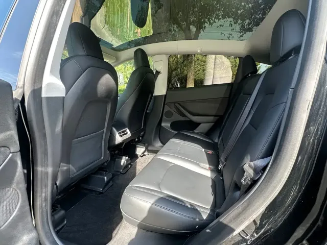 Tesla Model Y — Фото автомобиля 7