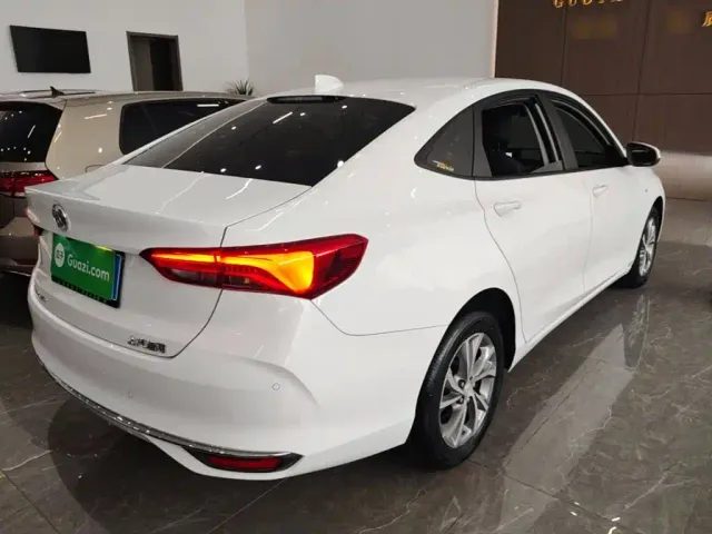 Buick Verano — Фото автомобиля 6