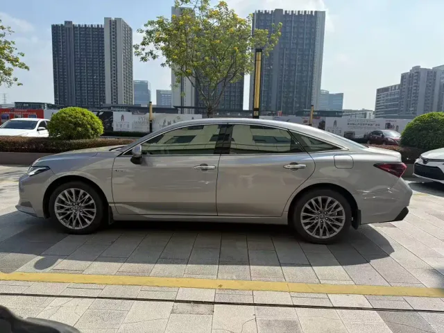 Toyota Avalon — Фото автомобиля 3