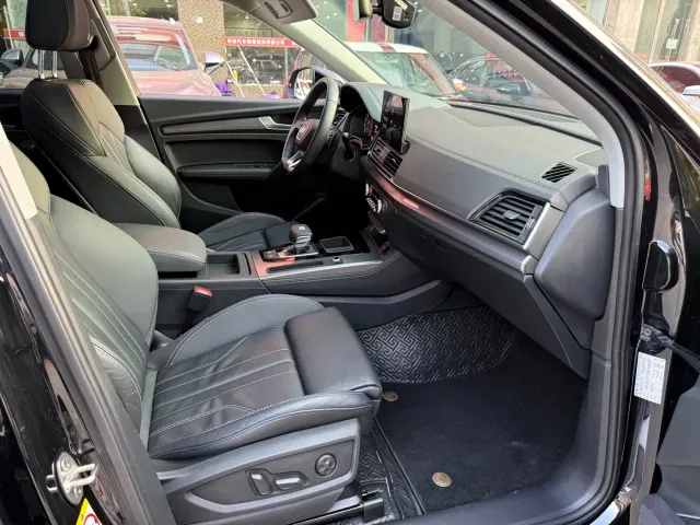Audi Q5L — Фото автомобиля 16