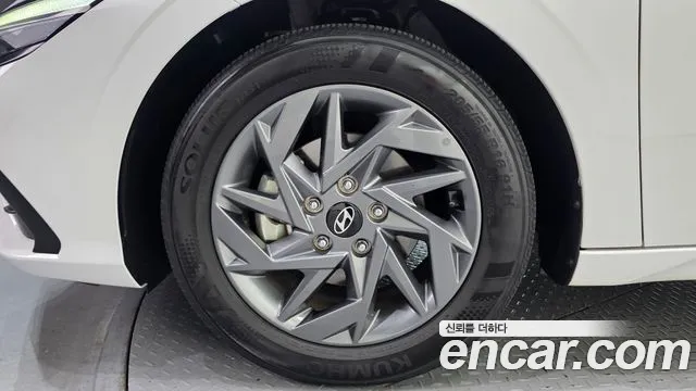 Hyundai Avante CN7 — Фото автомобиля 5