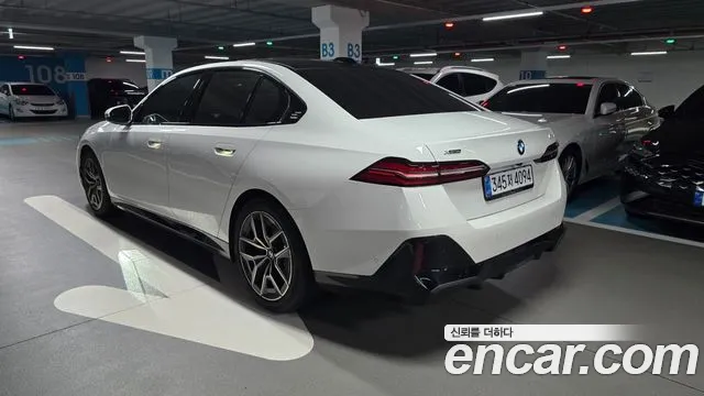 BMW 5 Series G60 — Фото автомобиля 2