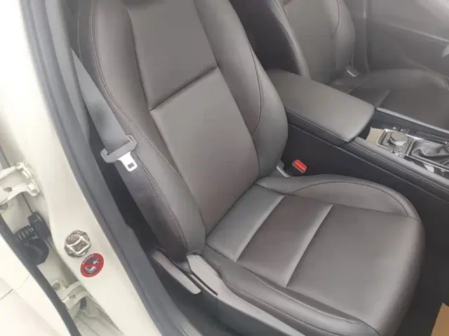 Mazda Axela — Фото автомобиля 24