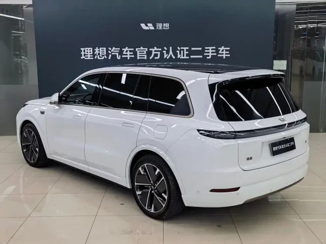 Li Auto L9 — Фото автомобиля 15