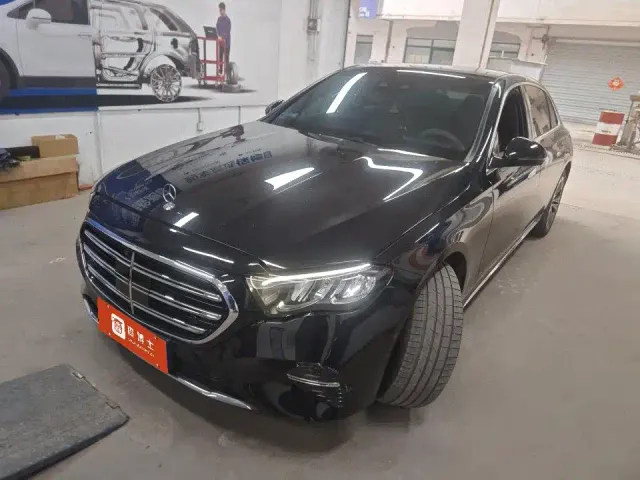 Фотография автомобиля — Mercedes-Benz E-Class