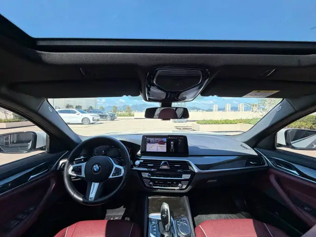 BMW 5 Series — Фото автомобиля 5