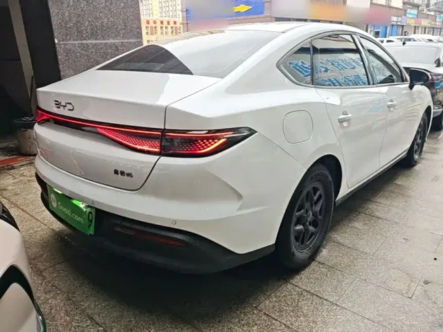 BYD Seal 05 DM-i — Фото автомобиля 6