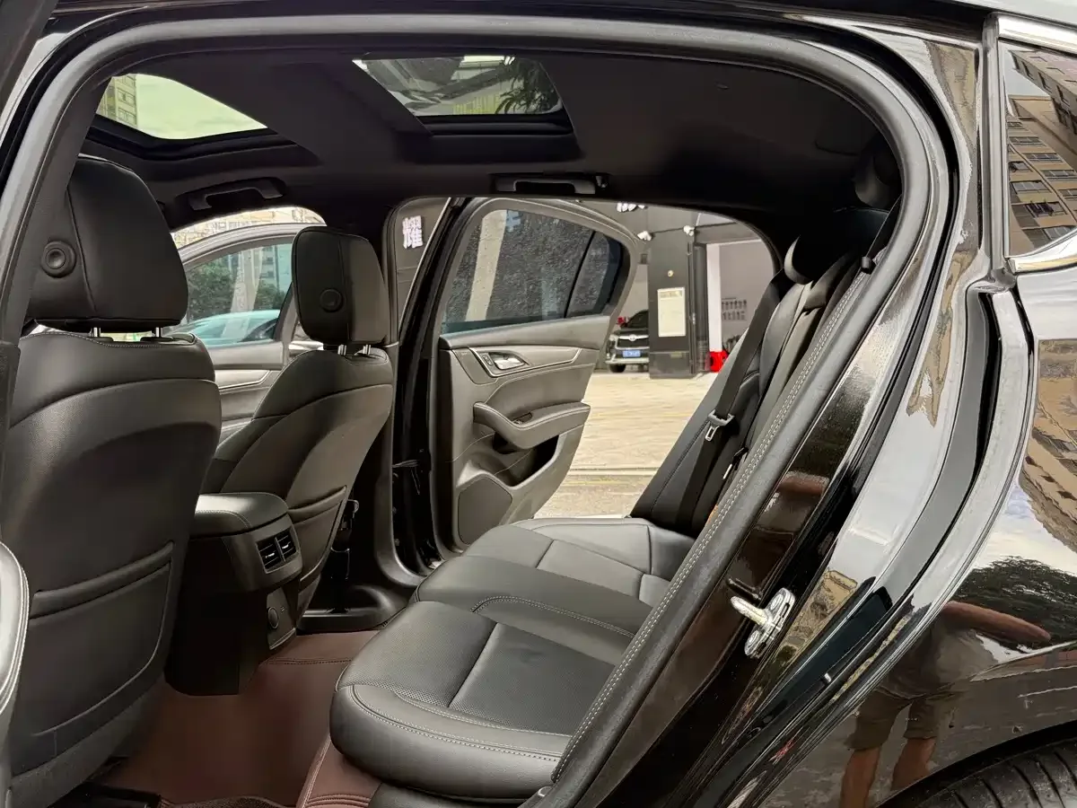 Cadillac Cadillac CT5 2024 28T Luxury Model Pro — Фото автомобиля 25