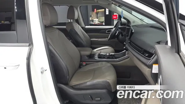Kia Carnival — Фото автомобиля 17