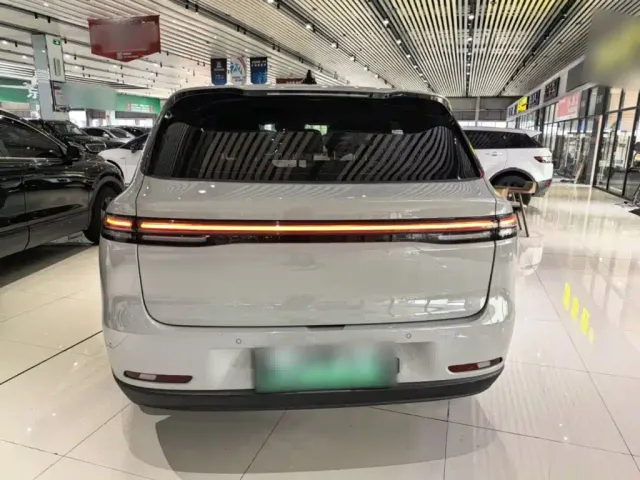 Leapmotor C10 — Фото автомобиля 5