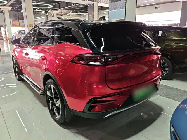 BYD Tang — Фото автомобиля 4
