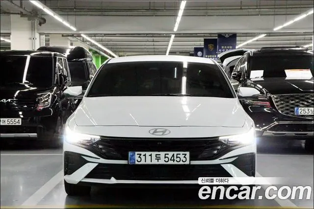 Hyundai Avante CN7 — Фото автомобиля 2