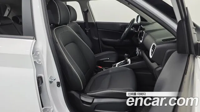 Hyundai Venue — Фото автомобиля 12