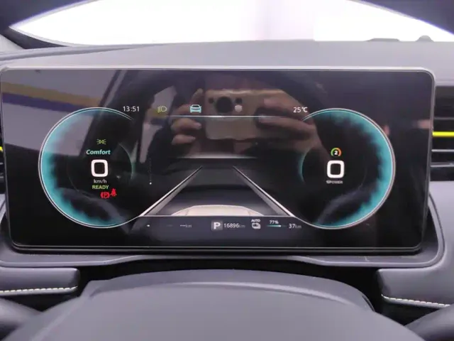 Roewe RX5 — Фото автомобиля 14