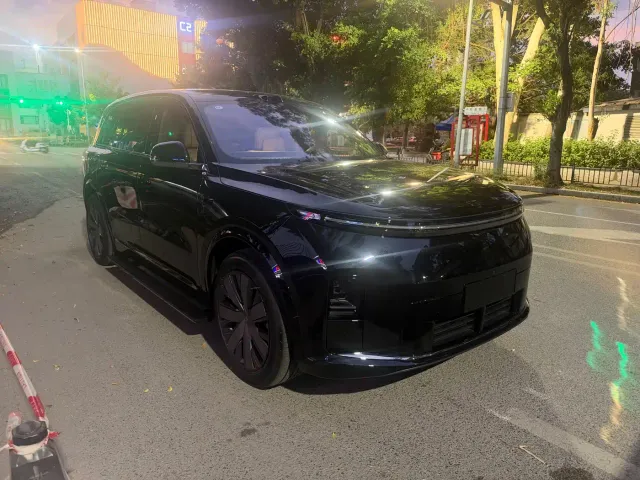 Li Auto L9 — Фото автомобиля 2