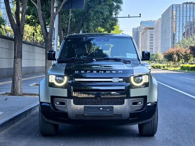 Land Rover Defender — Фото автомобиля 4