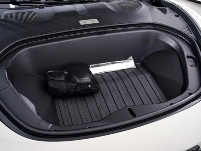 Xiaomi SU7 — Фото автомобиля 13