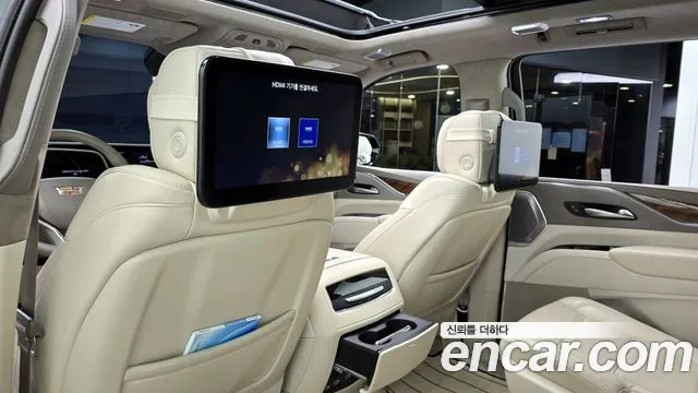 Cadillac Escalade Escalade 5 поколение — Фото автомобиля 18