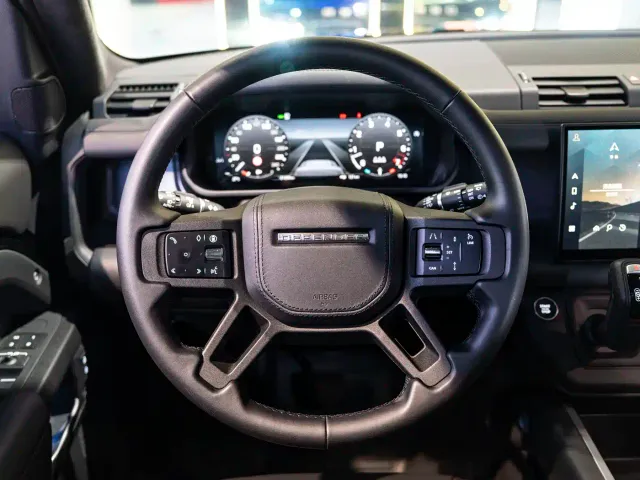 Land Rover Defender — Фото автомобиля 21