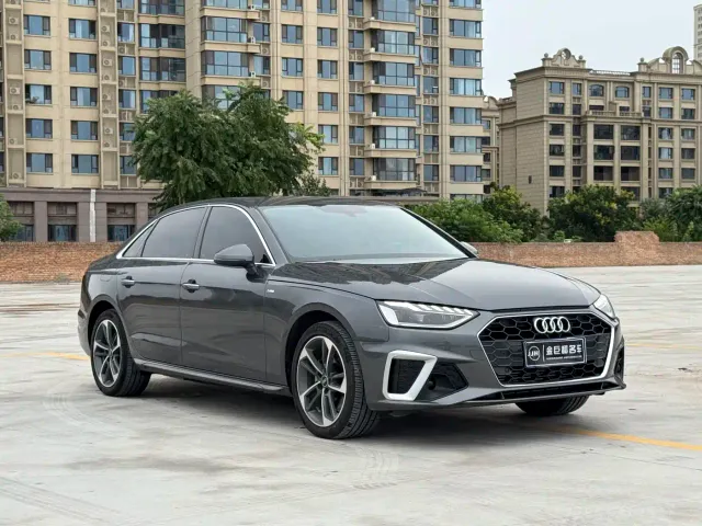 Audi A4L — Фото автомобиля 3