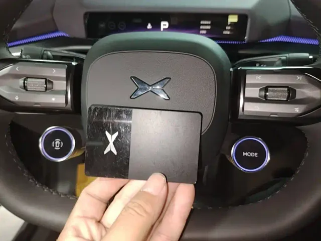 Xpeng P7 — Фото автомобиля 8