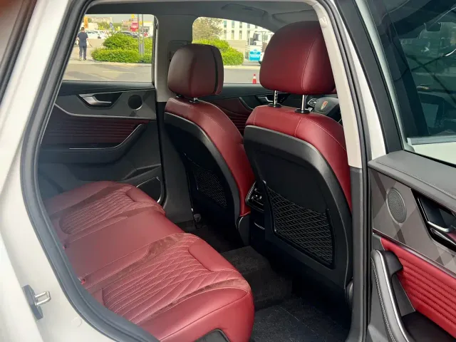 Hongqi HS5 — Фото автомобиля 11