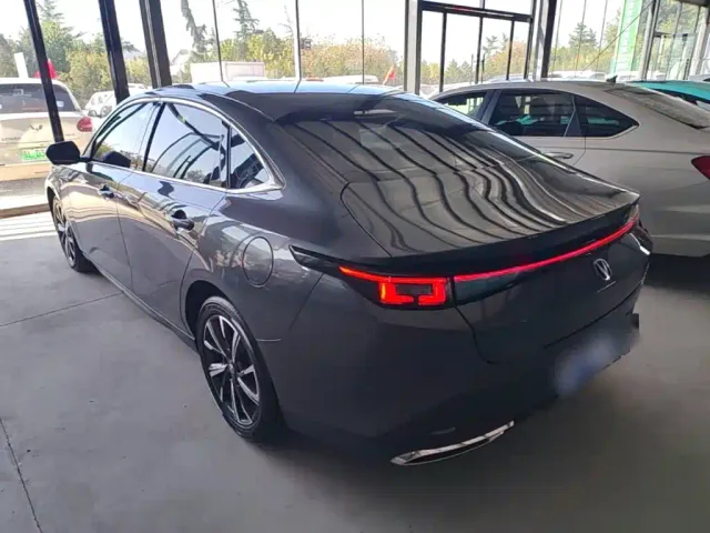 Changan Eado — Фото автомобиля 4