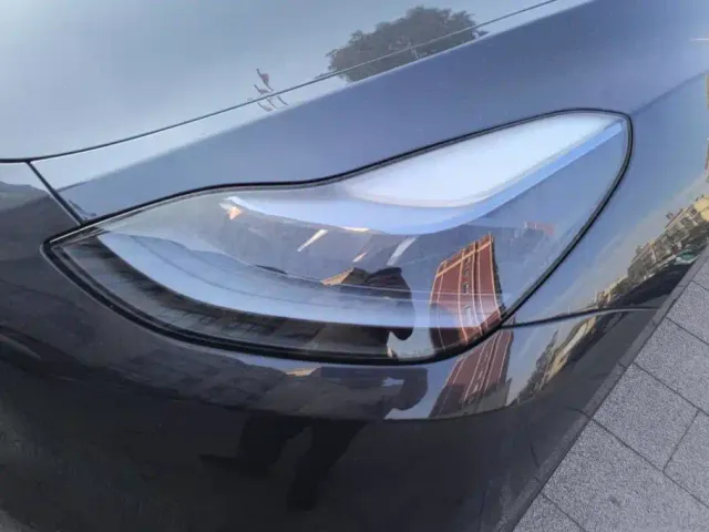 Tesla Model Y — Фото автомобиля 5