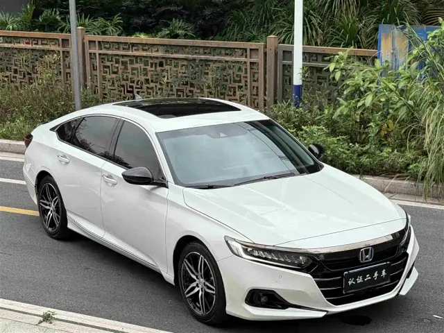 Honda Accord — Фото автомобиля 11