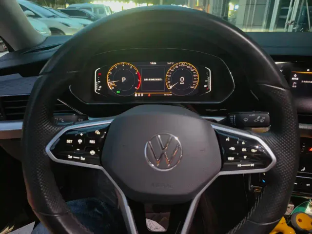 Volkswagen Passat — Фото автомобиля 4
