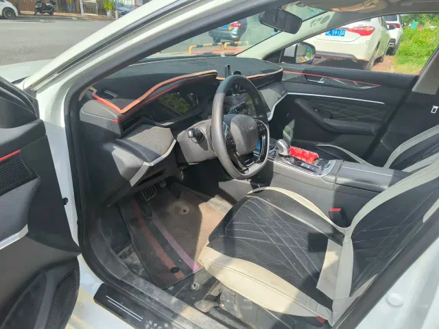 Dongfeng Yixuan MAX — Фото автомобиля 4